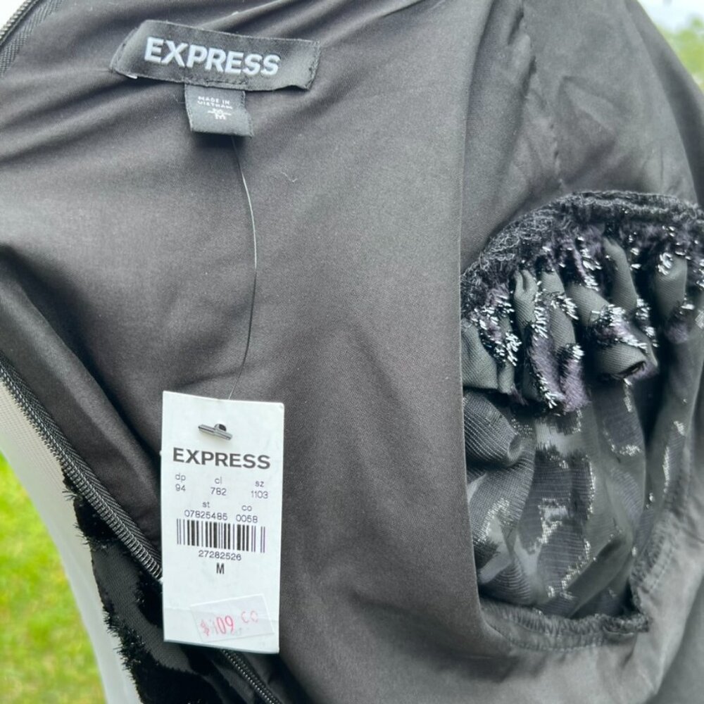 Express Black Leopard Velvet Burnout Ruffle Front Dress NWT M - Picture 6 of 7